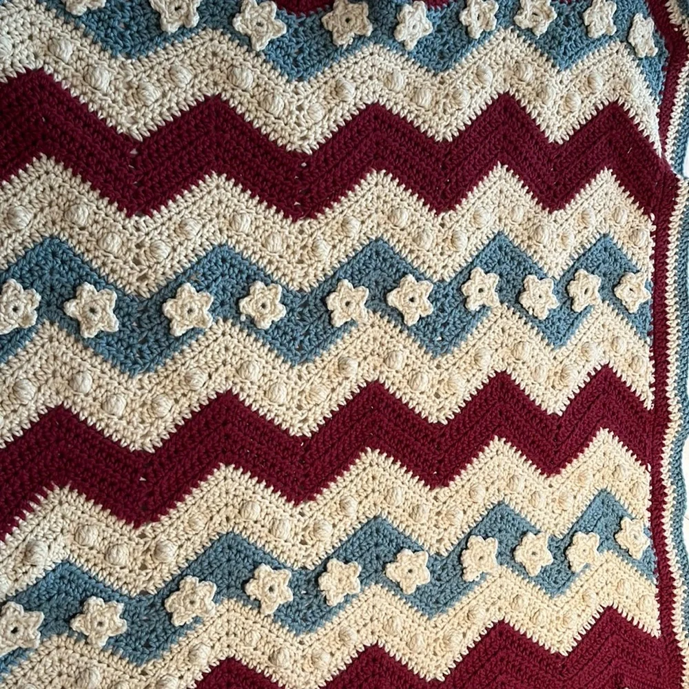 Crochet throw - Picture 1 of 3